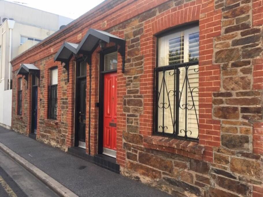 Modern Central China Town Home - Free Carpark Adelaide Buitenkant foto